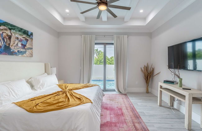 Sparkling new Vanderbilt Beach Luxury Escape - Photo 24