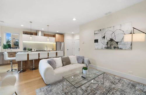 Comfy 3-BD Apt near United Center with Balcony - Foto 11