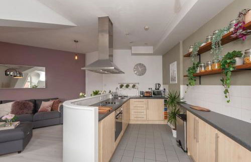 Shoppers Oasis - Heart of Leeds City Centre - Pass the Keys - Foto 2