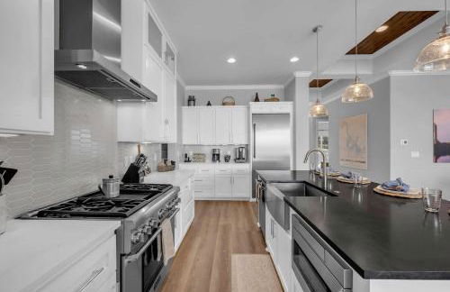 Luxury Waterfront Home with Swimming Pool Hot Tub and 2 Boat Slips - Foto 16