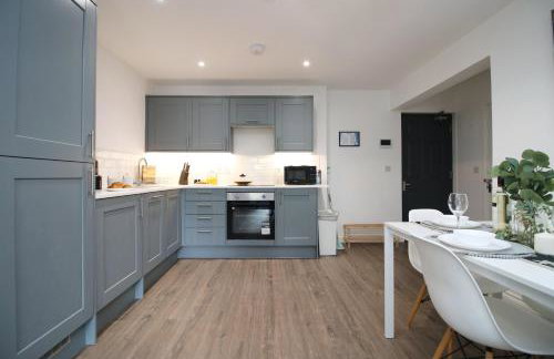 Casa di pietra - Cardiff City centre apartment with patio, Free private parking - Foto 5