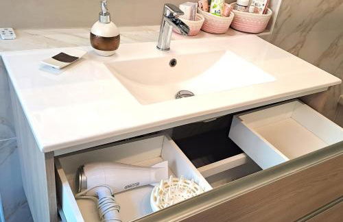 Porta Susa centro, balconi, condizionato, wifii e parcheggio - Foto 26