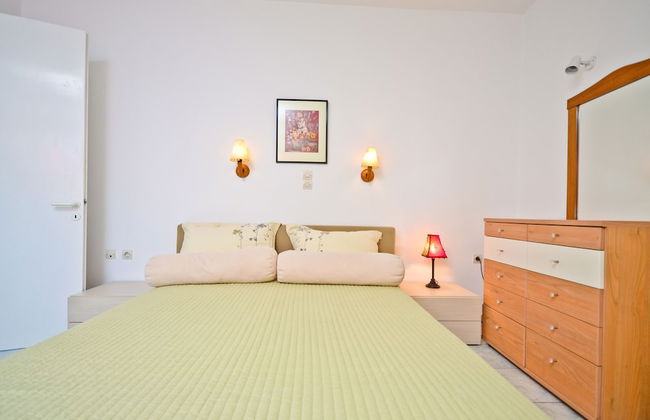 Ydreos Studios & Apartments - Photo 33