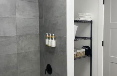 Fyrebird Place - Industrial Loft with Pavilion & Yard - Foto 37