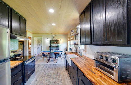 Secluded Getaway on ~10 Acres in The Piney Woods! - Foto 11