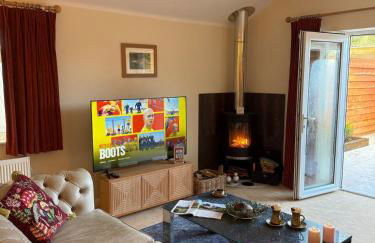 Romantic Luxury Cabin & Hot Tub near New Forest Dorset - Photo 20