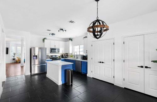 Grand 6BR 3BA Pool Escape Round Rock - Foto 39