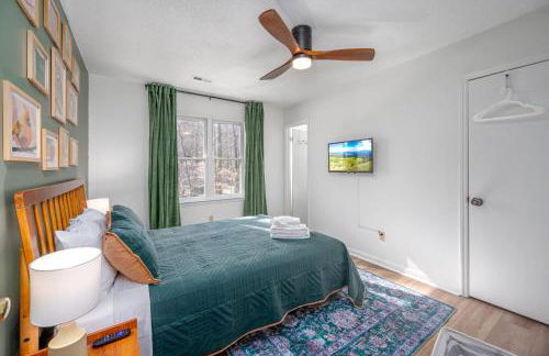 Color Pop Cottage Stylish 2BR with 2 Parking Spots - Foto 44