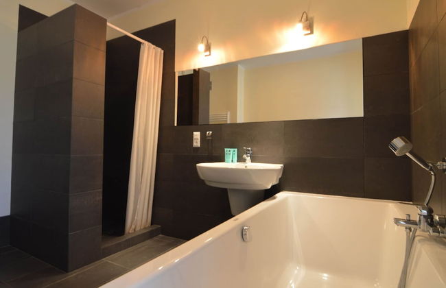 Modern Villa With Sauna, Right Next to the Lake - Photo 17