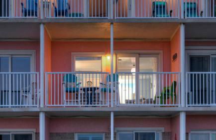 Oceanfront Condo w/ Private Balcony Pool + Tennis Bubbly Blew by Avantstay - Foto 76