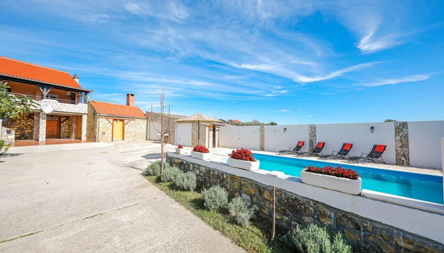 Charming Villa in Poličnik with Swimming Pool - Foto 2, Profilbild