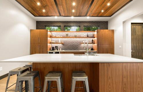 Relaxing in Paradise with Private Rooftop Deck! - Foto 7