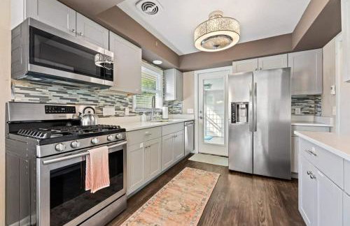 Brew City Game Room Fenced Yard 2 king beds - Foto 34