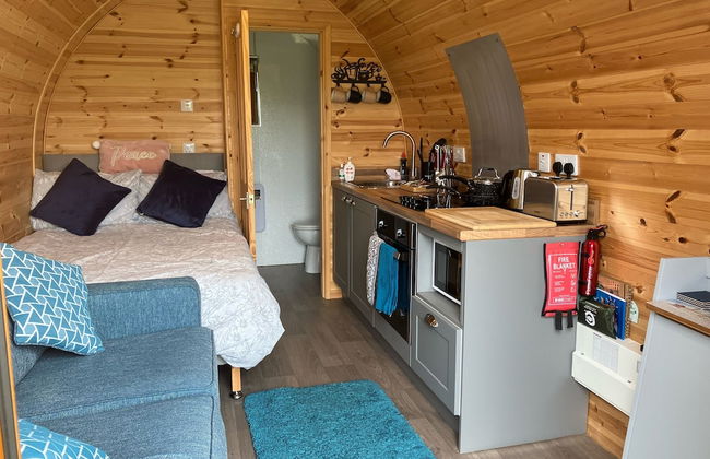 Luxury Glamping Pod With Hot Tub, fee Applies - Photo 2