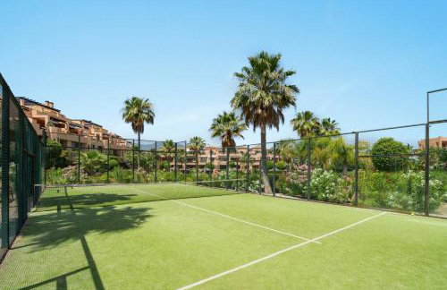 Family Friendly 2BR in Casares Pool and Padel Fun - Foto 3