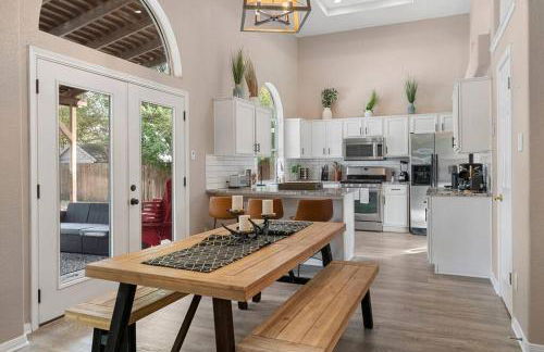 Sun Filled Home W Gorgeous Pool HotTub Gameroom - Foto 3