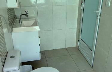 Casa para até 10 pessoas com 2 banheiros, 1 quente - Foto 23