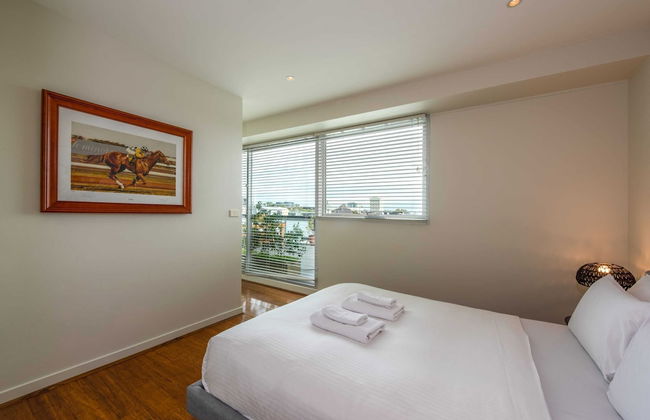 Beautiful 1-bed in St Kilda w/ Parking & Terrace - Foto 1
