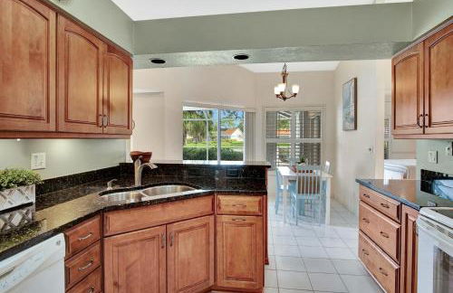 SUPERB VILLA WITH PRIVATE POOL IN NAPLES - Photo 18