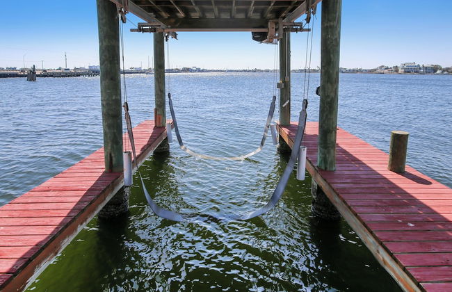 Pool Days and Dock Nights - Foto 3