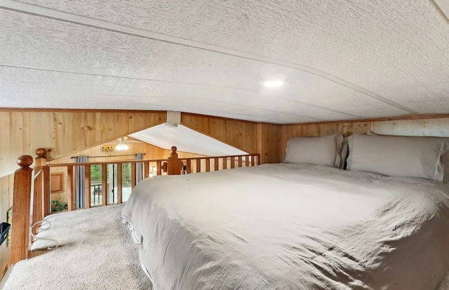 Cabin 9 ~ Toronto Lake: Fishing, Swimming & More! 1 Bedroom Cabin by RedAwning - Photo 16