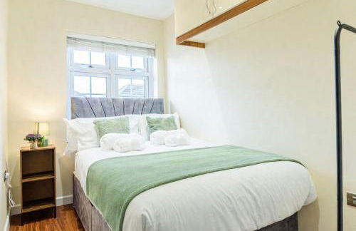 4 Bed 2 Bath, station, parking, long stays - Foto 6