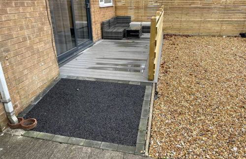 Modern 2BR Flat in Sale - Peaceful Stay in M33 - Great Transport Links - Photo 3