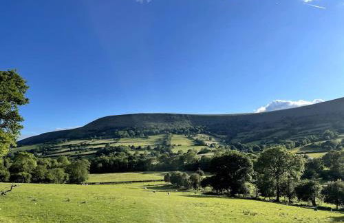 Luxury Spacious Country Home w/ Mountain Views - Photo 46