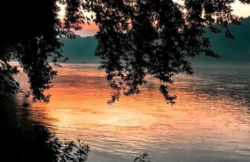 "Lovely Tiny House Rental for a Romantic Getaway in Shepherdstown, West Virginia - Foto 20