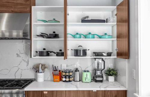 Modern Fortress w with 4 Decks AC in all rooms Gym - Foto 14