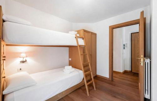 Charming Apartment Close to Cableway - Happy Rentals - Foto 29