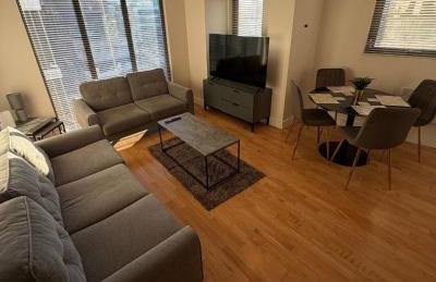 Central Liverpool 2-Bed Balcony Apartment by StaySavvy Accommodation - Photo 14