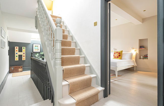 Chic and Colourful Family Home by Underthedoormat - Foto 14