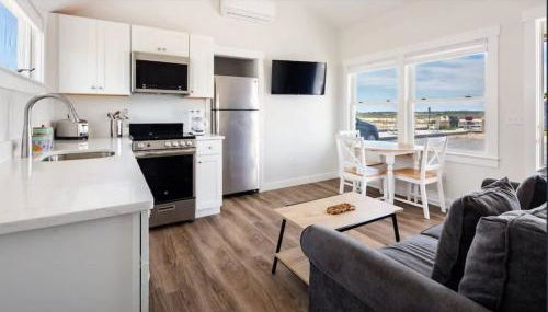 Water's edge renovated Condo with Marina Views - Foto 2