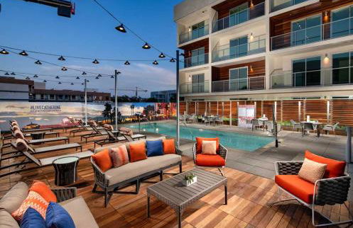 Luxury by the Beach with Pool, Gym, Game Room - Photo 36