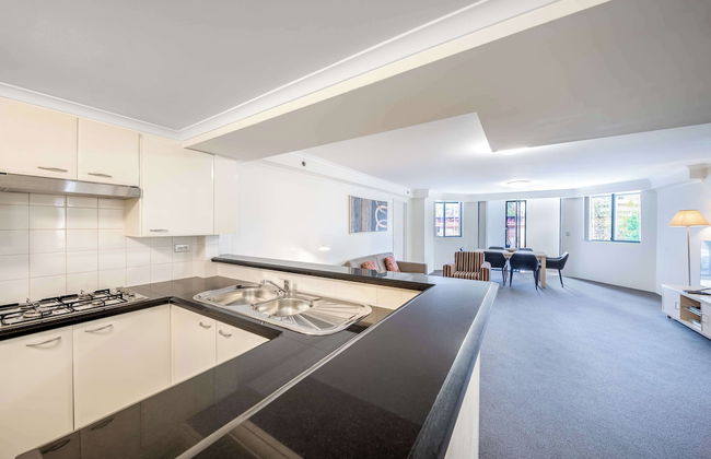 Oaks Sydney Castlereagh Suites - Photo 76