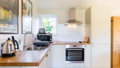 Charming Cottage surrounded by Idyllic garden in peaceful location in central Charlbury - Foto 2