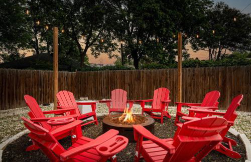 Spacious 4BR Home with Pool, Hot Tub & Games - Foto 2