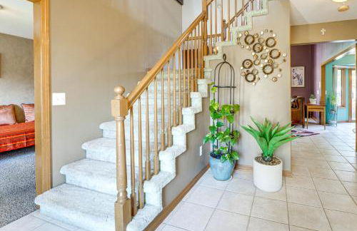 Private Yard with Patio, Fire Pit Family Getaway - Foto 13