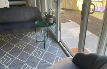 Villa Maria Southbourne - 2 Mins to Beach - Coastal - Dog-Friendly - Modern Luxury - Large Private Garden - Private Access - Parking - Foto 14