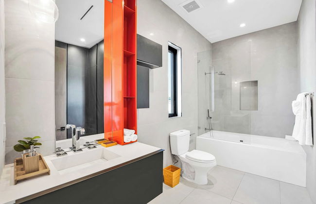 LA Villa by Avantstay Walk to The Grove LA - Photo 23