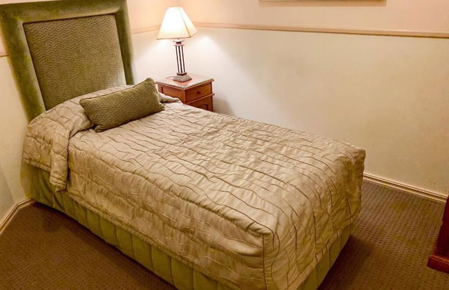 Royal Albert Hotel - Photo 39