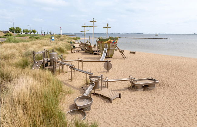 Villa in Hellevoetsluis Near North Sea Beach - Photo 39