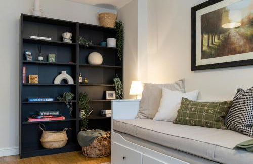 Luxury Spacious 3-Bed City Oasis Just 10 Mins from Centre with Free Parking - Foto 12