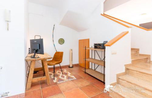 Villa Serranita - Stylish Holiday Home with Views and Air Conditioning 15 mins to Sitges - Photo 23