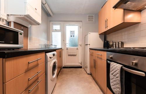 BEST PRICE! Perfect Gunwharf Accommodation - 5 single beds or Kingsize FREE PARKING - Foto 43