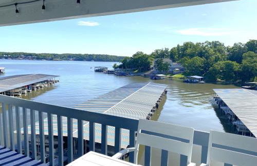 B Lakefront! Remodeled, Boat Slip, Patio Views, Pool, Boat Ramp, WIFI - Foto 26