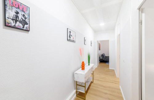 BIG New 7Rooms City Center APARTMENTS and Suites - Foto 15