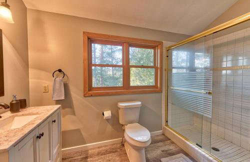 Charming & Cozy Chalet; Minutes to Shanty Creek! - Foto 36
