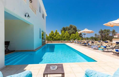 Newly Renovated Villa 4 Seasons with BBQ, private pool, ping pong and football table - Foto 14